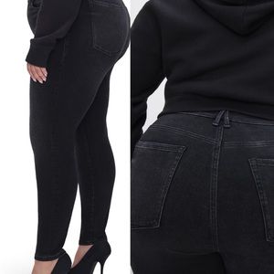 Good American always fits black skinny jeans